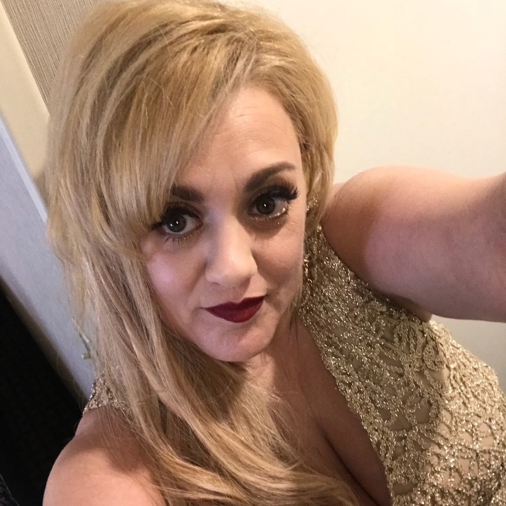 Meet your Posher, Deborah